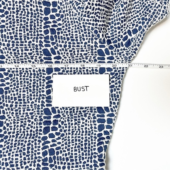 Tyler Boe Long Sleeve Peplum Sheath Dress large blue reptile V neck stretch knit - Picture 7 of 12